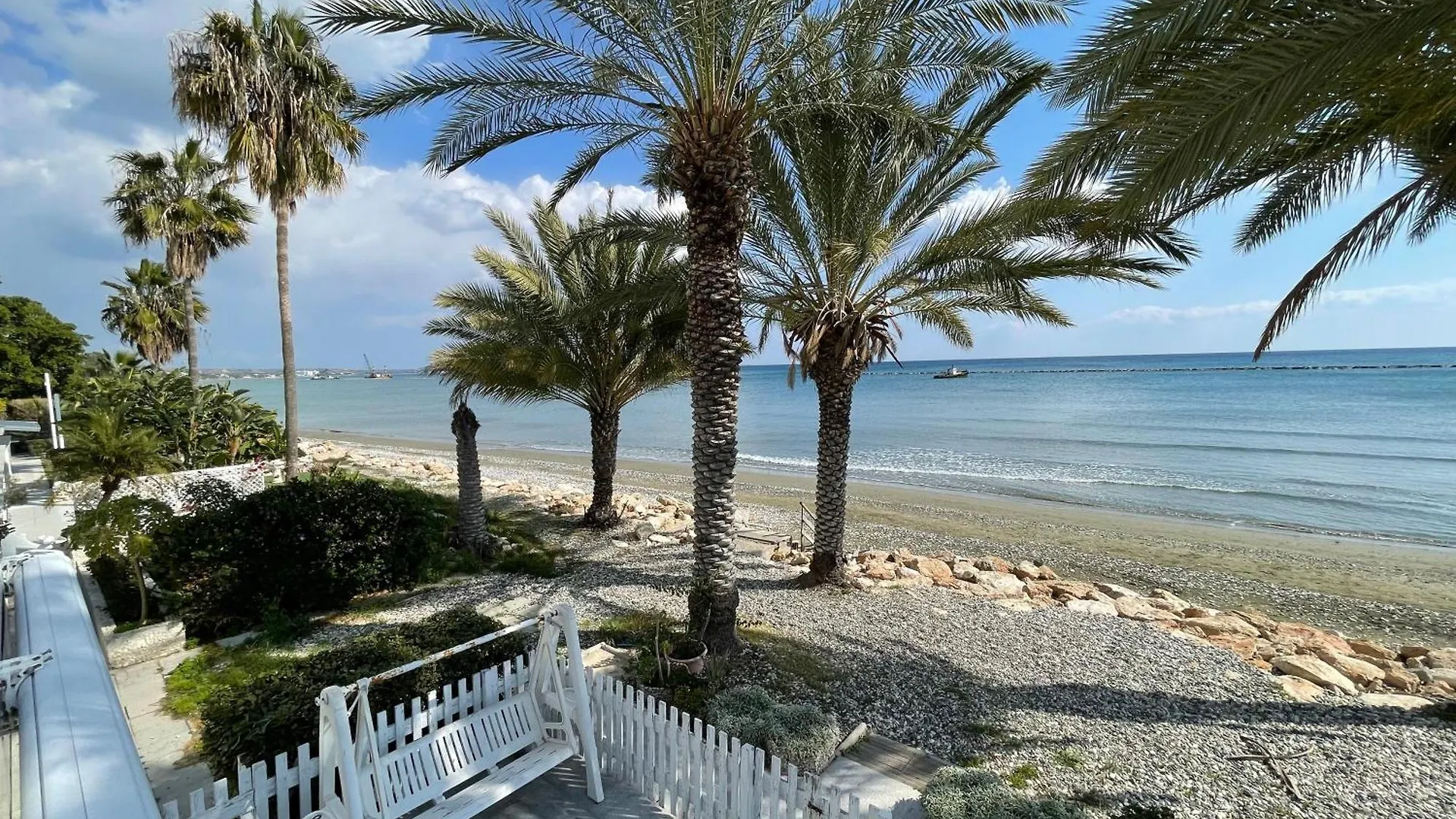 Apartment Nautica Luxe Beachfront Voroklini Cyprus